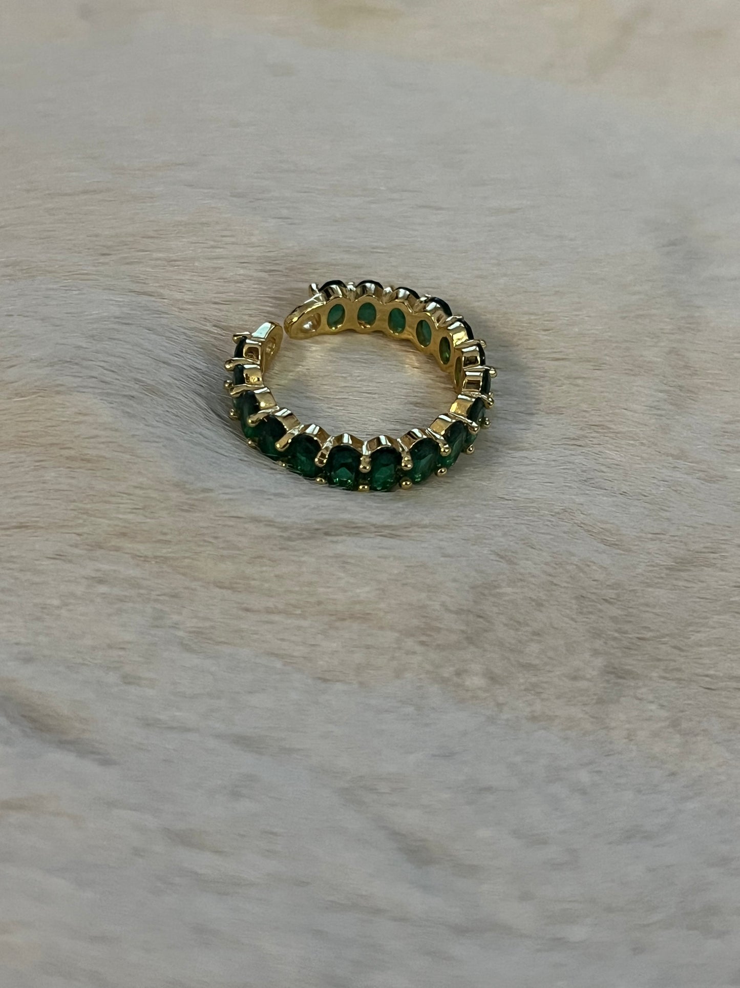 Emeri Ring